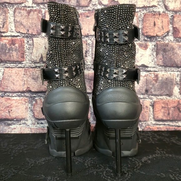 AKIRA Black Studded Heeled Boots - Picture 5 of 14